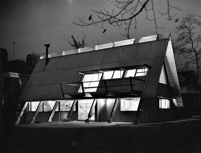 1125 Harvard House in black and white