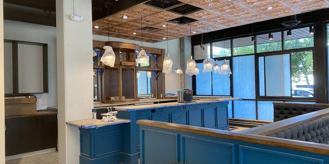 ያው ቦታ በግንባታ ላይ ካለ ከአዲስ ባር እና ኩሽና ጋር  