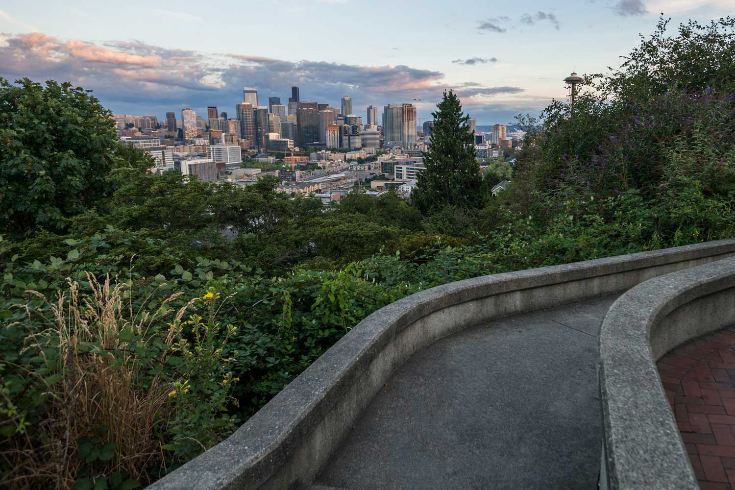 Bhy Kracke Park view of city with path - photo by TIA International Photography