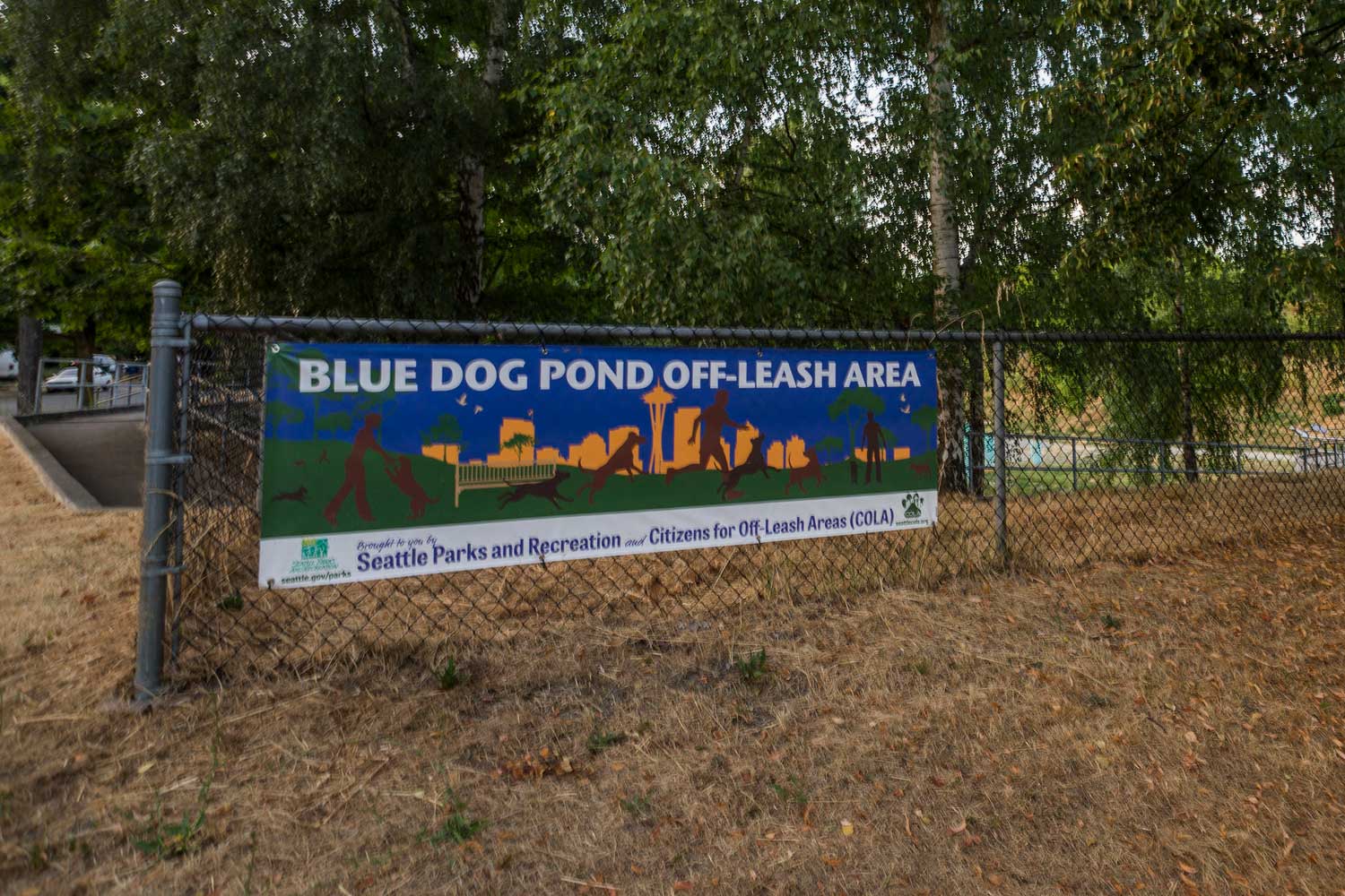 Entrance to Blue Dog Pond off-leash area