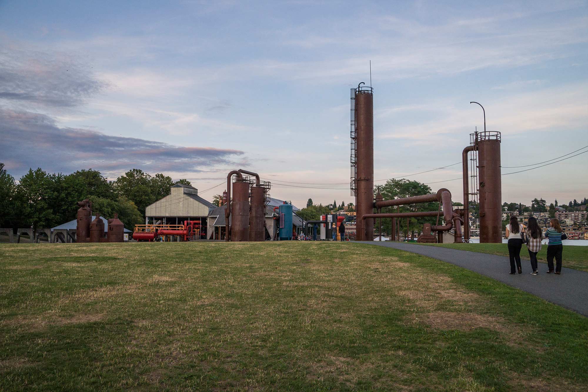 Gas Works Park paths and structures - Photo by TIA International Photography